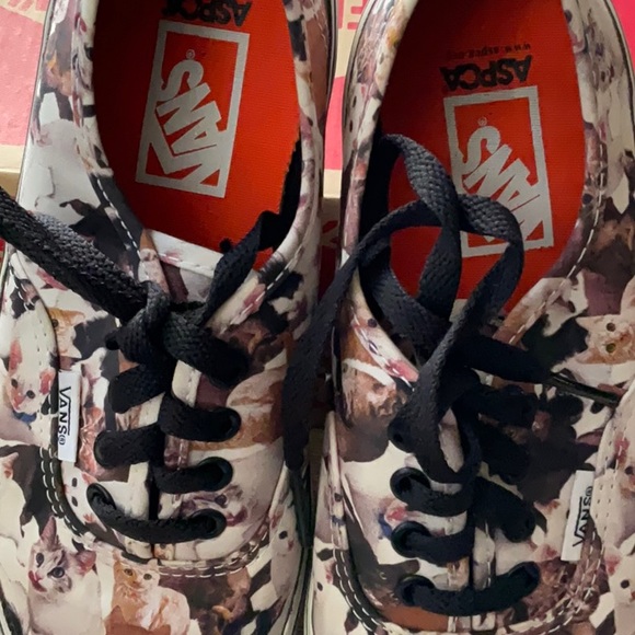 VANS Authentic (ASPCA) Kittens/True White, Kids 3.0 - Picture 3 of 5